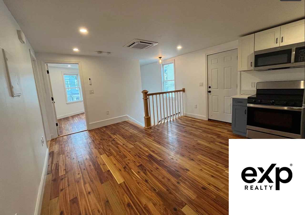 305 Carter St - Photo 2 of 6