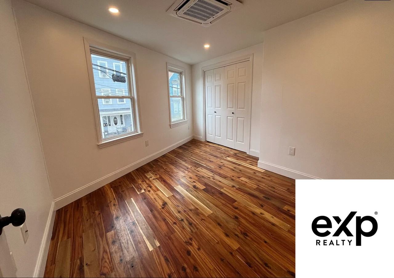 305 Carter St - Photo 3 of 6