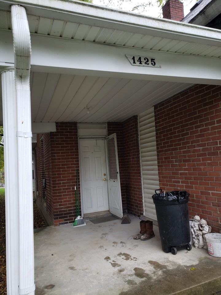 1425 W 10th St #NA - Photo 3 of 10