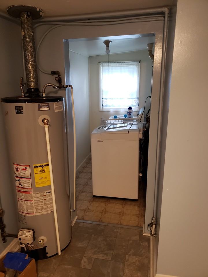 1425 W 10th St #NA - Photo 4 of 10