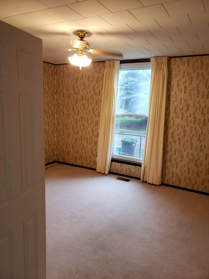 1425 W 10th St #NA - Photo 6 of 10