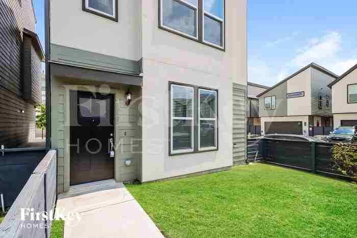 18536 Centro Row - Photo 2 of 19