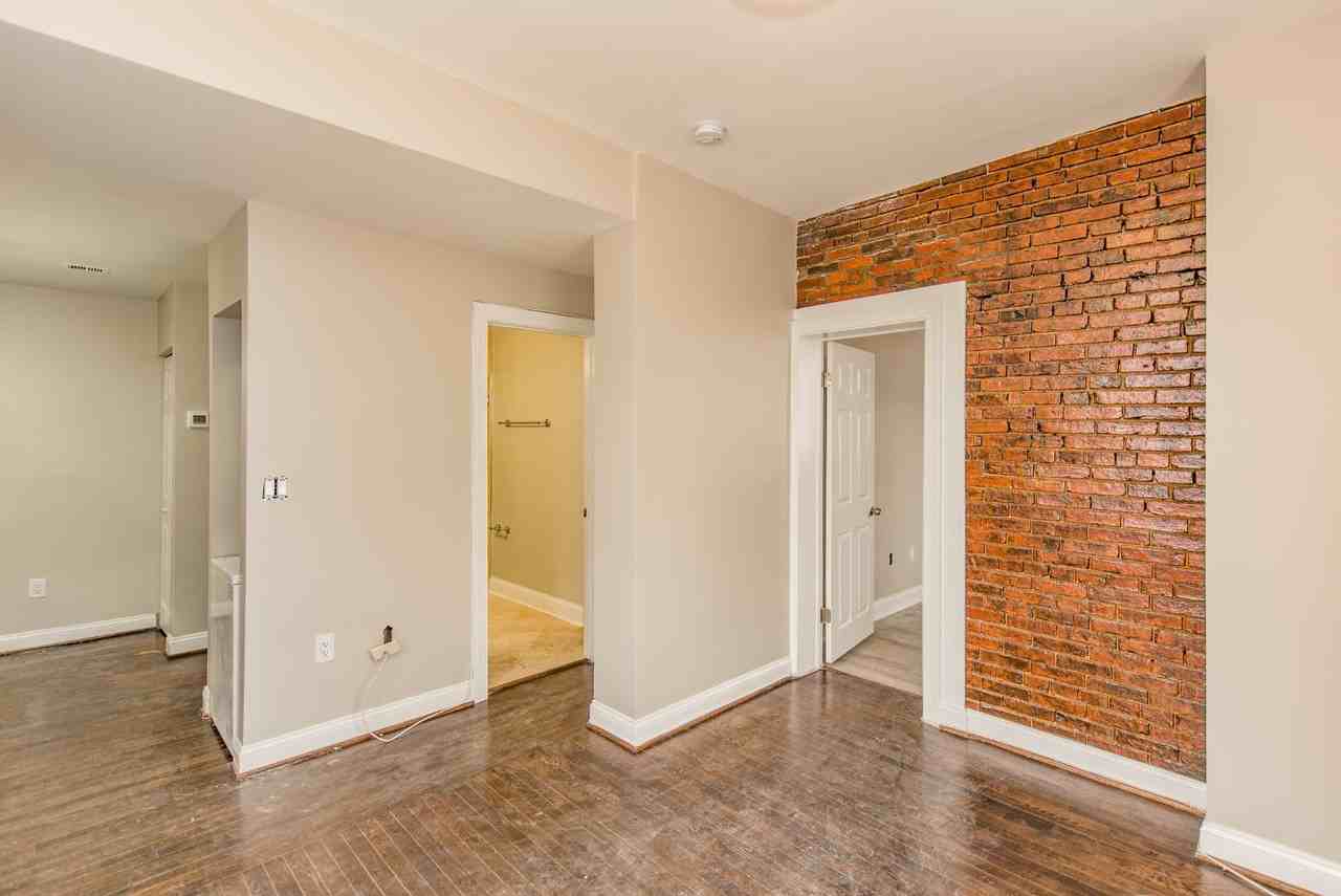 University Place Apartments - Photo 6 of 32