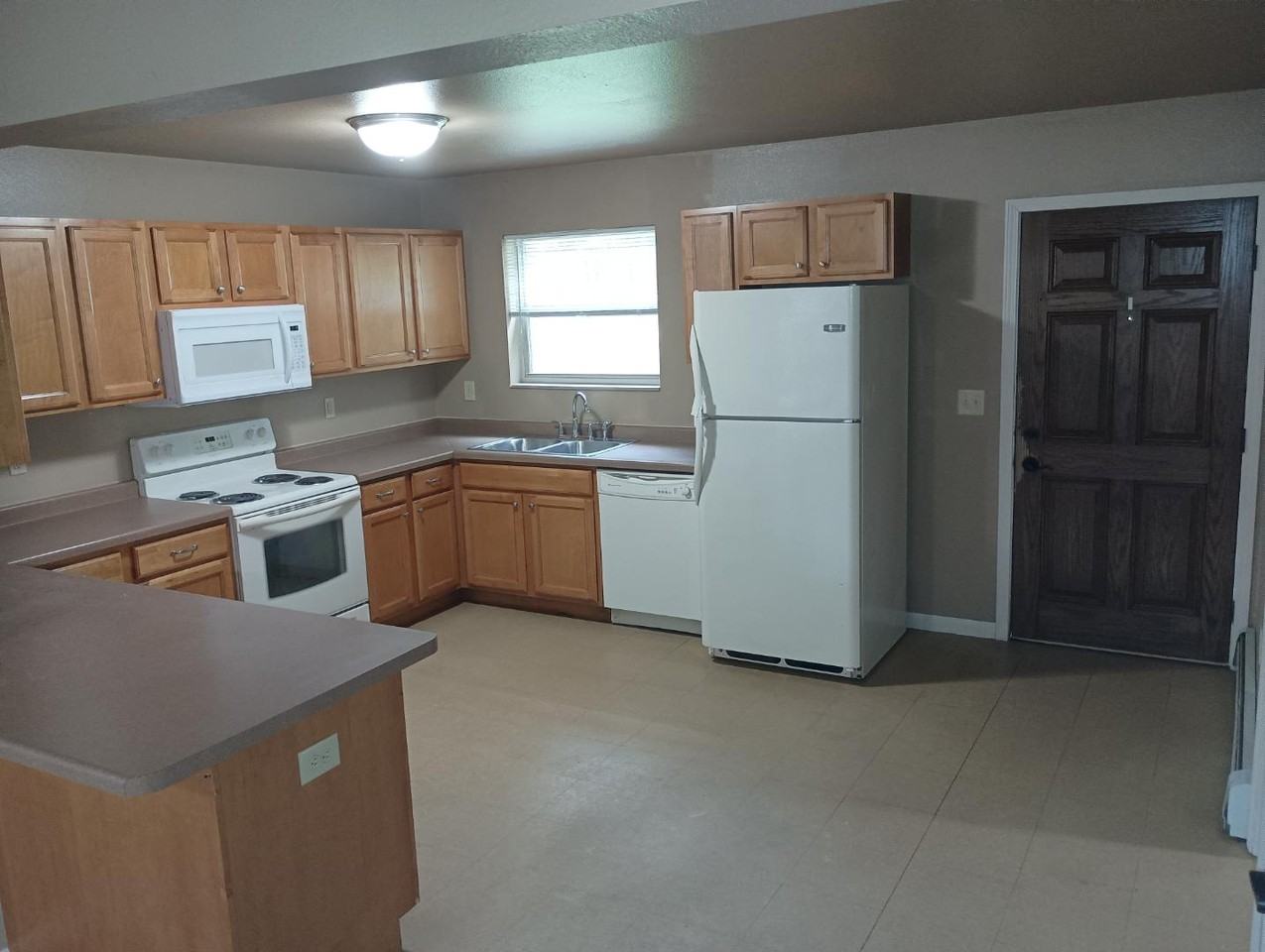 3700 Doolittle Dr - Photo 2 of 30