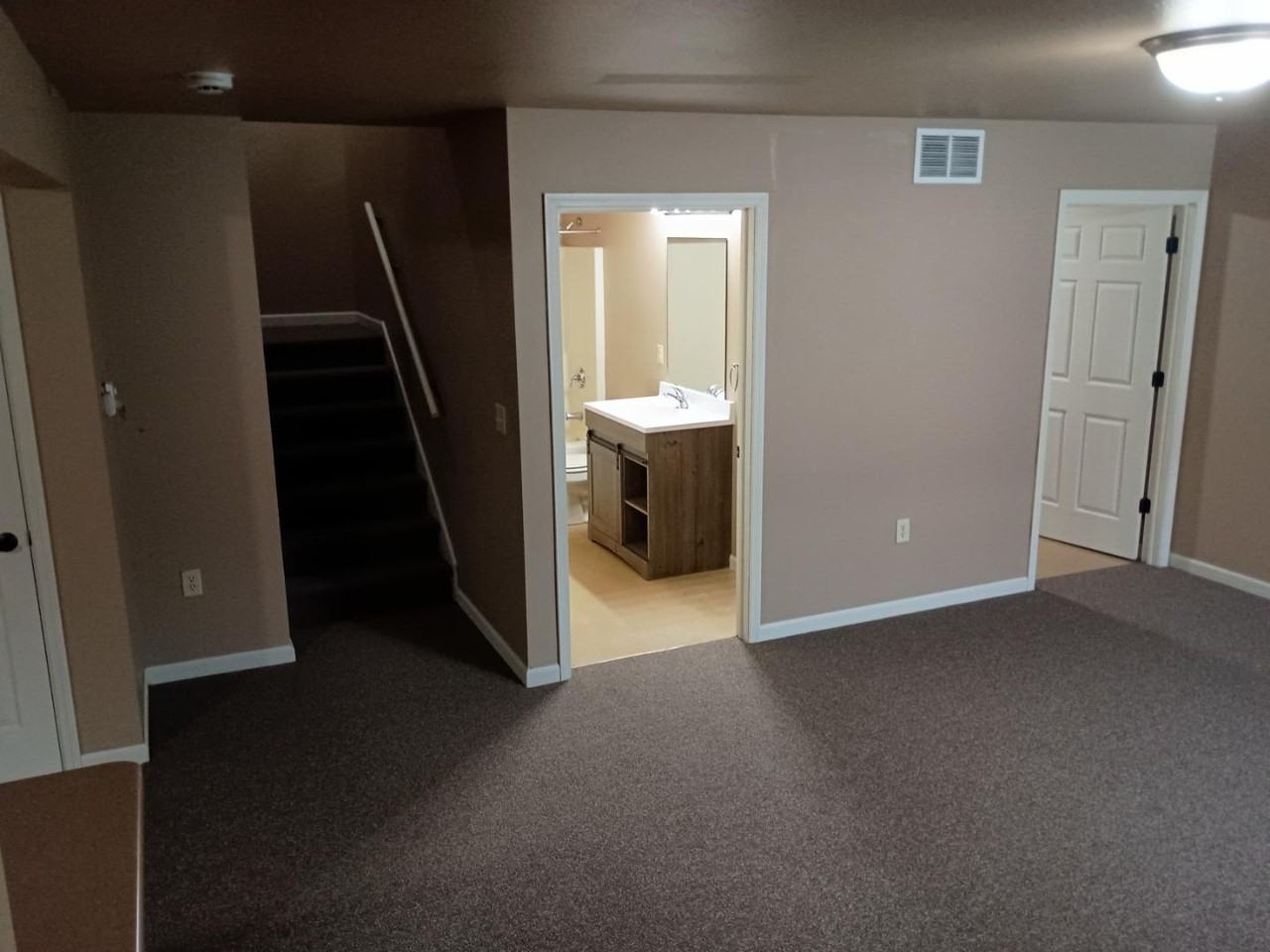 3700 Doolittle Dr - Photo 5 of 30