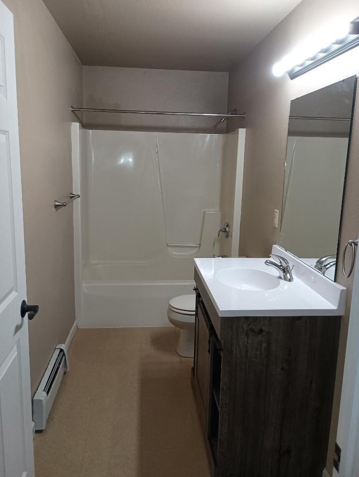 3700 Doolittle Dr - Photo 7 of 30