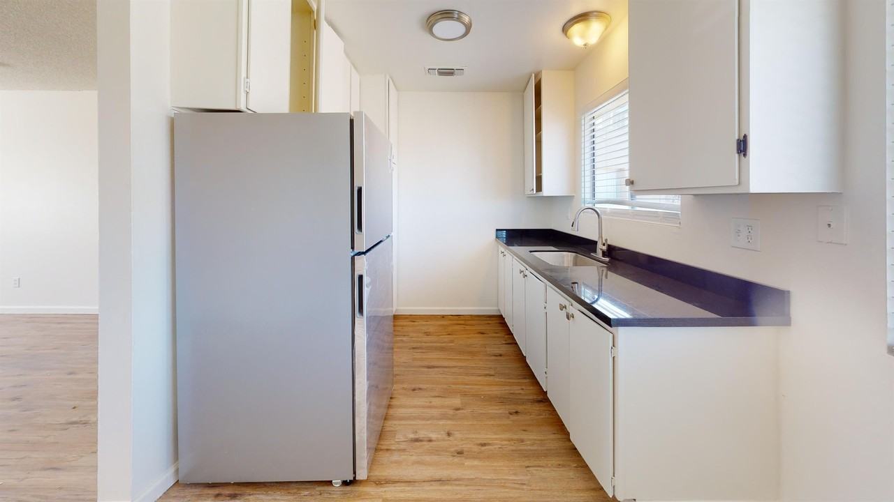 CA-0461 {1710 Bruce St} - Photo 2 of 19