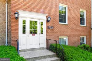 featured image of 752 Quince Orchard Blvd