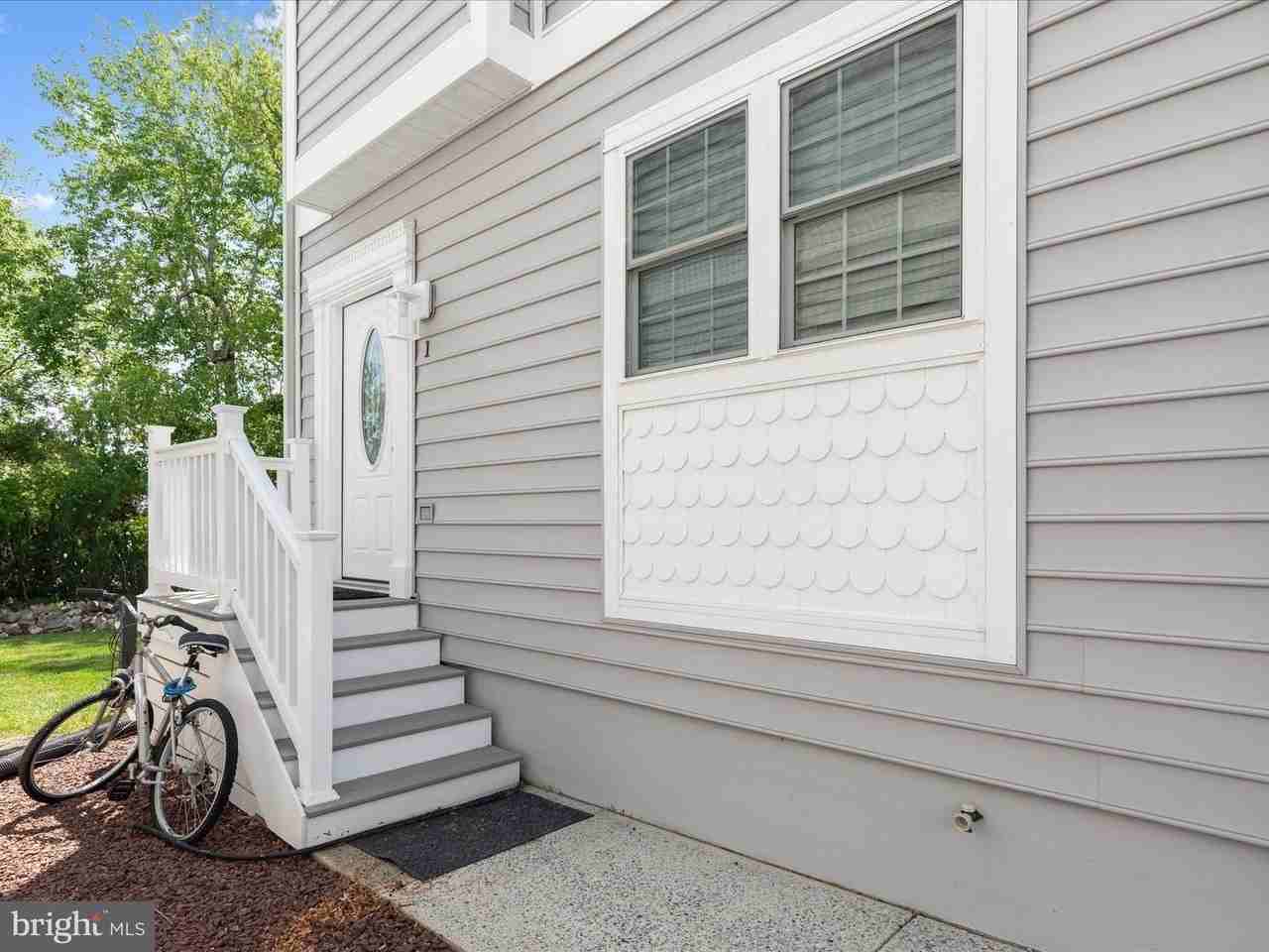 9739 Golf Course Rd - Photo 3 of 42