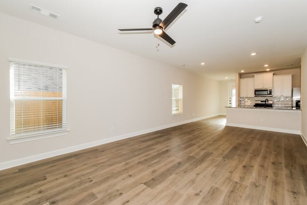 1215 Butler Ave - Photo 5 of 16