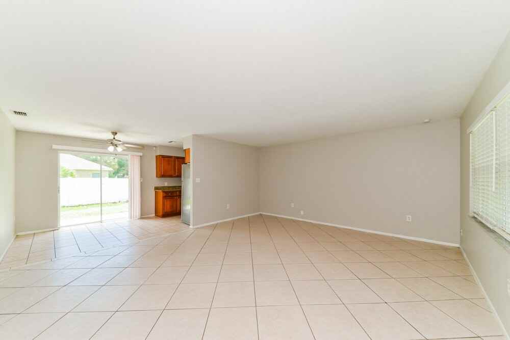 1340 43rd St - Photo 3 of 16