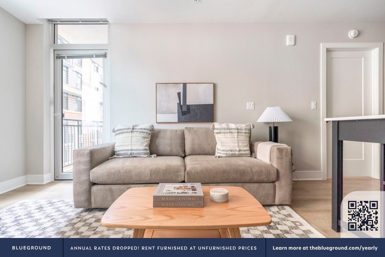 4924 Saint Elmo Avenue - Photo 4 of 38