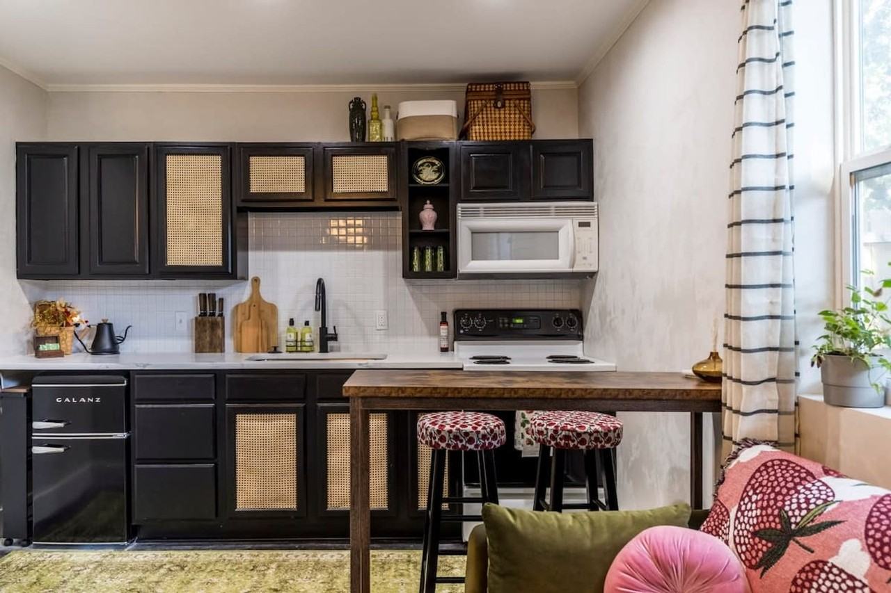 619 N Clinton Ave #1019563P - Photo 2 of 12