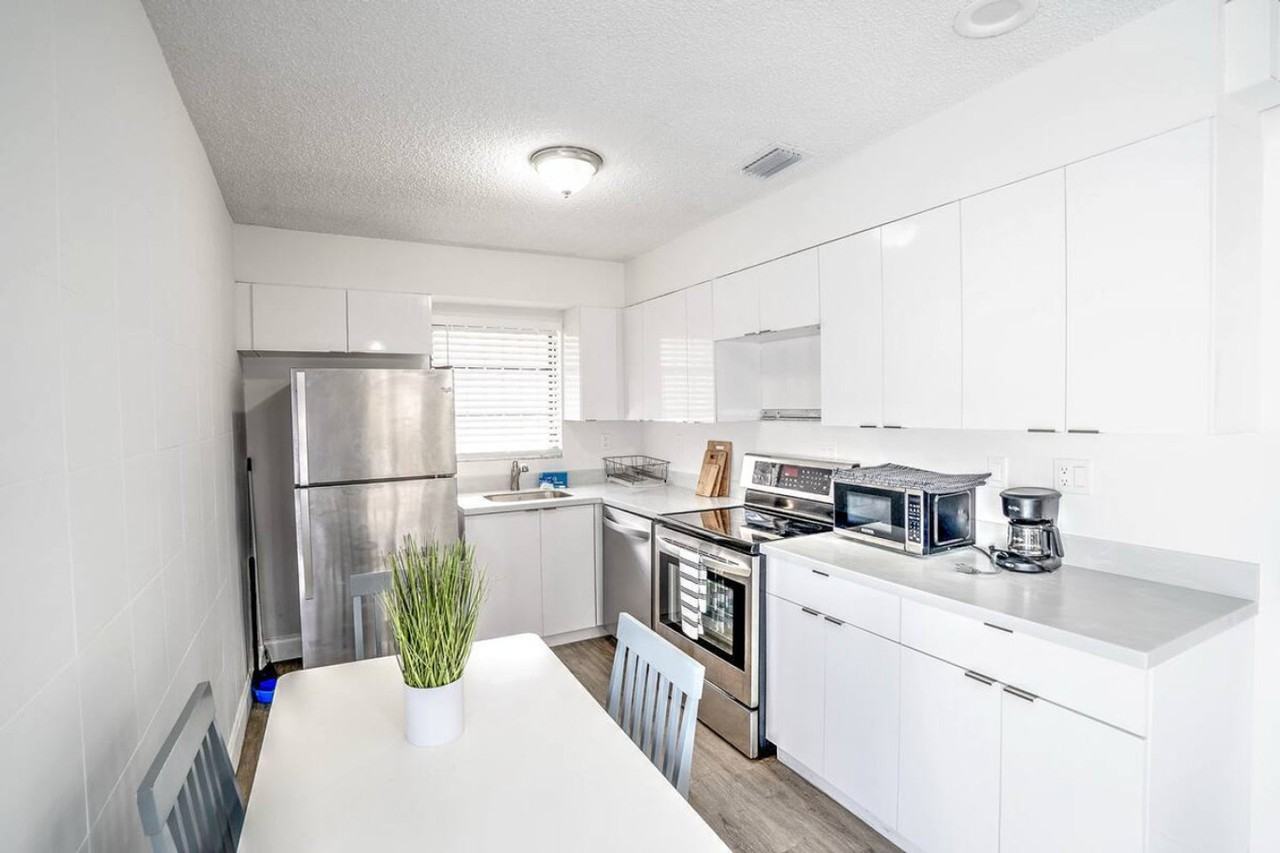 470 Southwest 7th Street - Photo 4 of 18