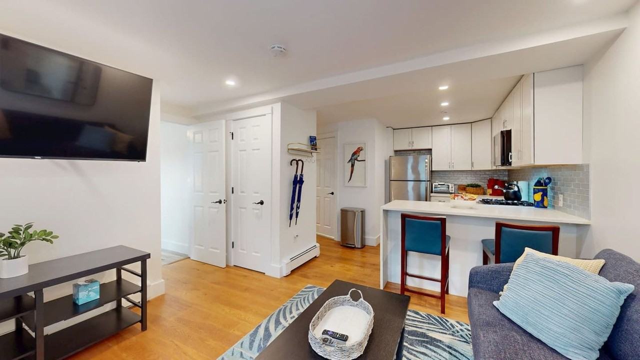 36 Montgomery St #1238167P - Photo 3 of 14