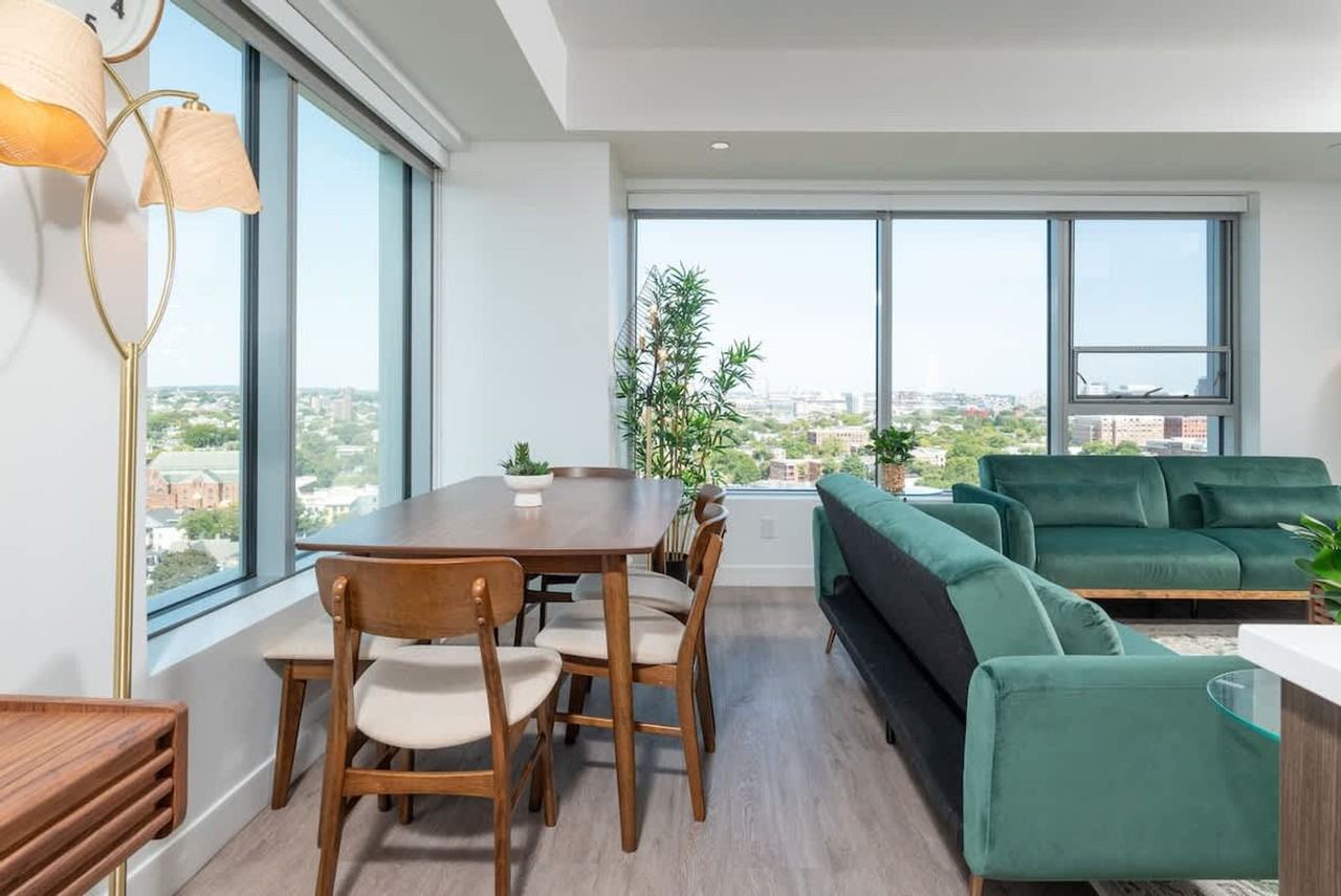 425 Massachusetts Avenue - Photo 4 of 48