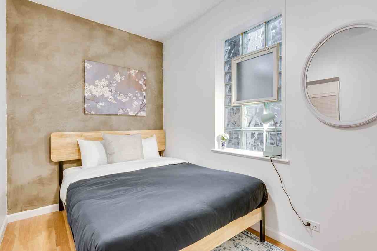 1519 West Superior Street - Photo 7 of 28