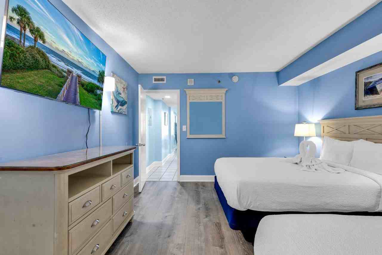 647 North Creekside Drive - Photo 3 of 30