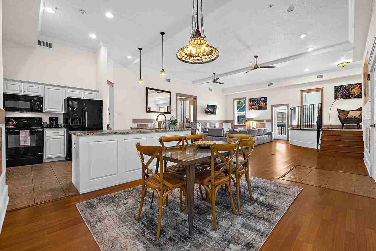 92 Washington St #1281952P - Photo 2 of 31