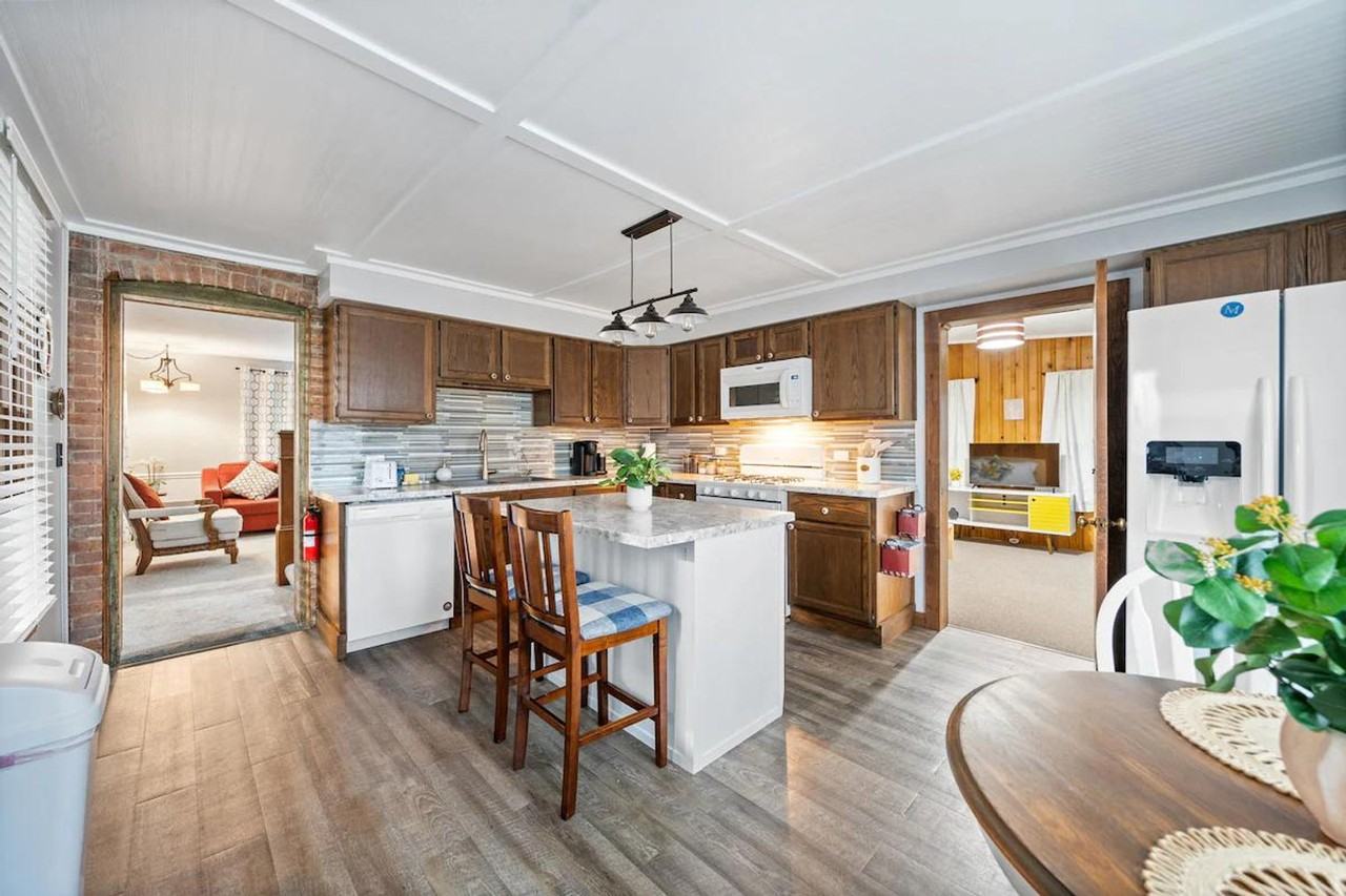 406 Liberty St #1285021P - Photo 4 of 19