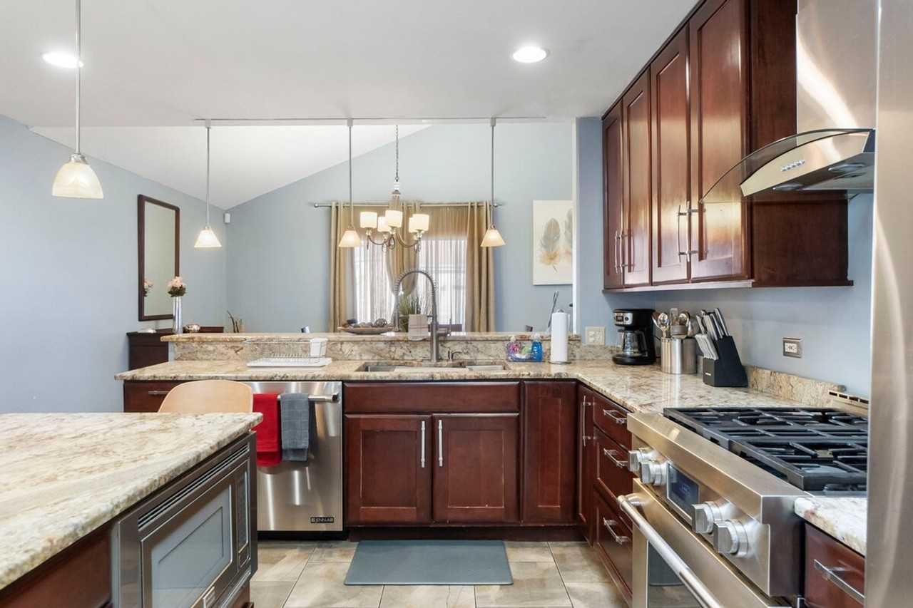 4920 Lake Ct #1285035P - Photo 2 of 29