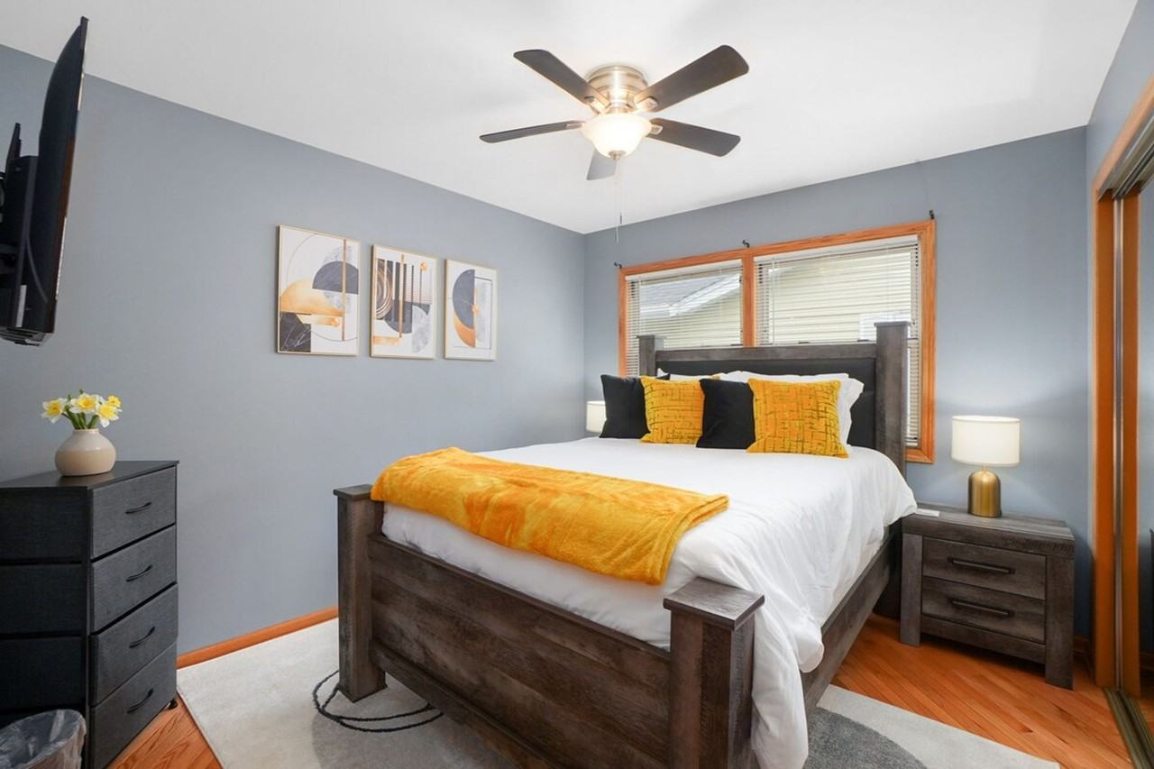 255 Banbury Ave #1285054P - Photo 2 of 22