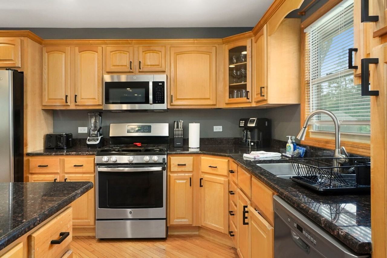 255 Banbury Ave #1285054P - Photo 5 of 22