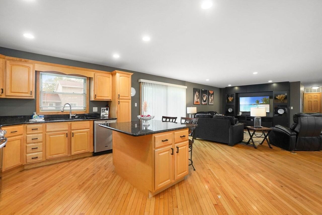 255 Banbury Ave #1285054P - Photo 6 of 22