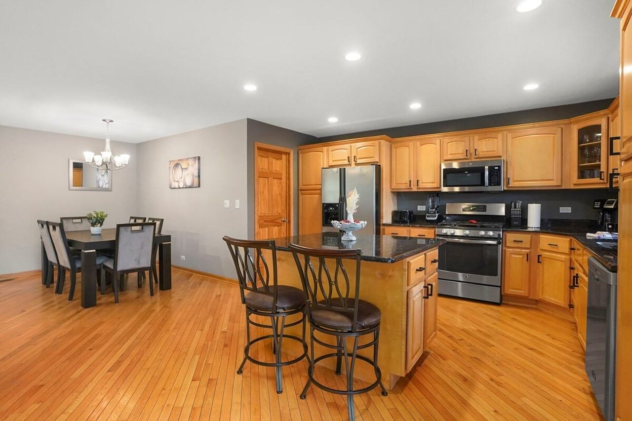 255 Banbury Ave #1285054P - Photo 6 of 22