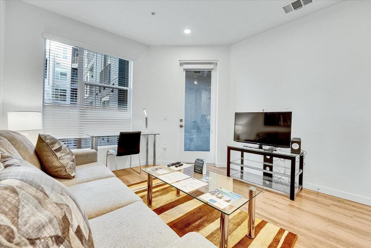 593 Camino De La Reina #1287533P - Photo 2 of 24