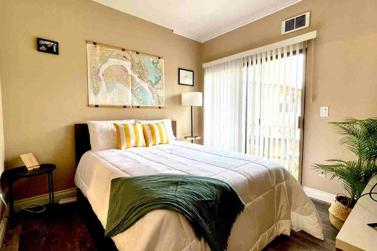 2658 Broadway #1288255P - Photo 2 of 18