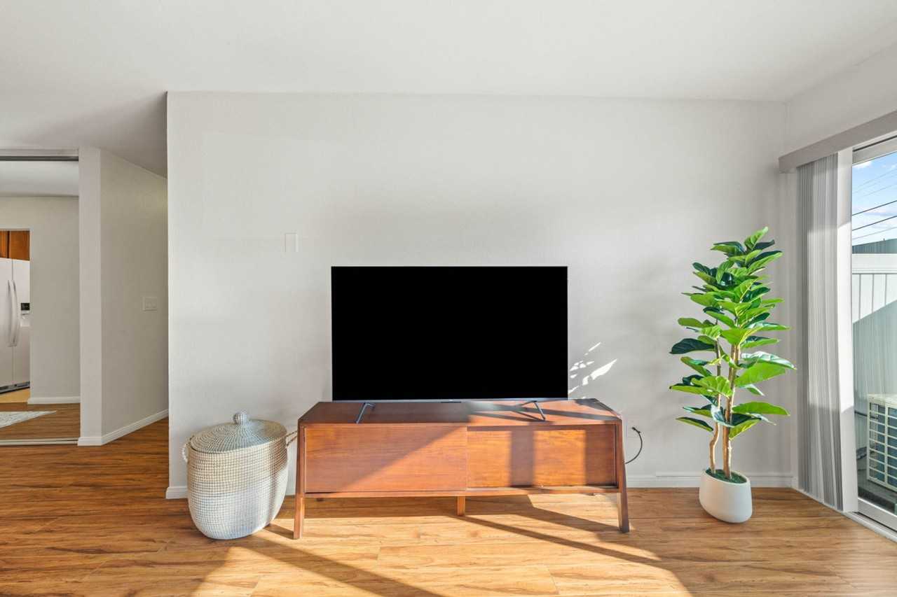 3030 Suncrest Dr #1288271P - Photo 5 of 46