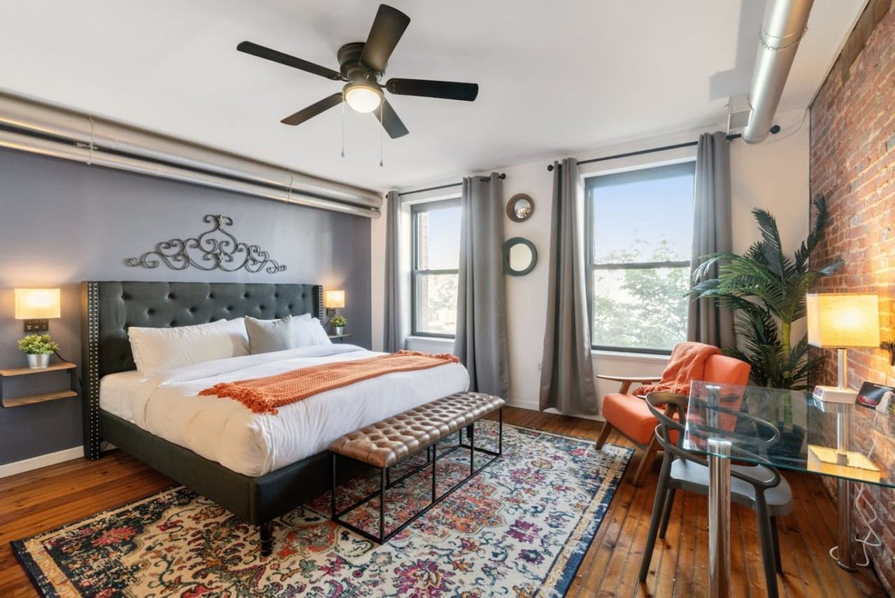 219 Vine St #1289460P - Photo 5 of 28