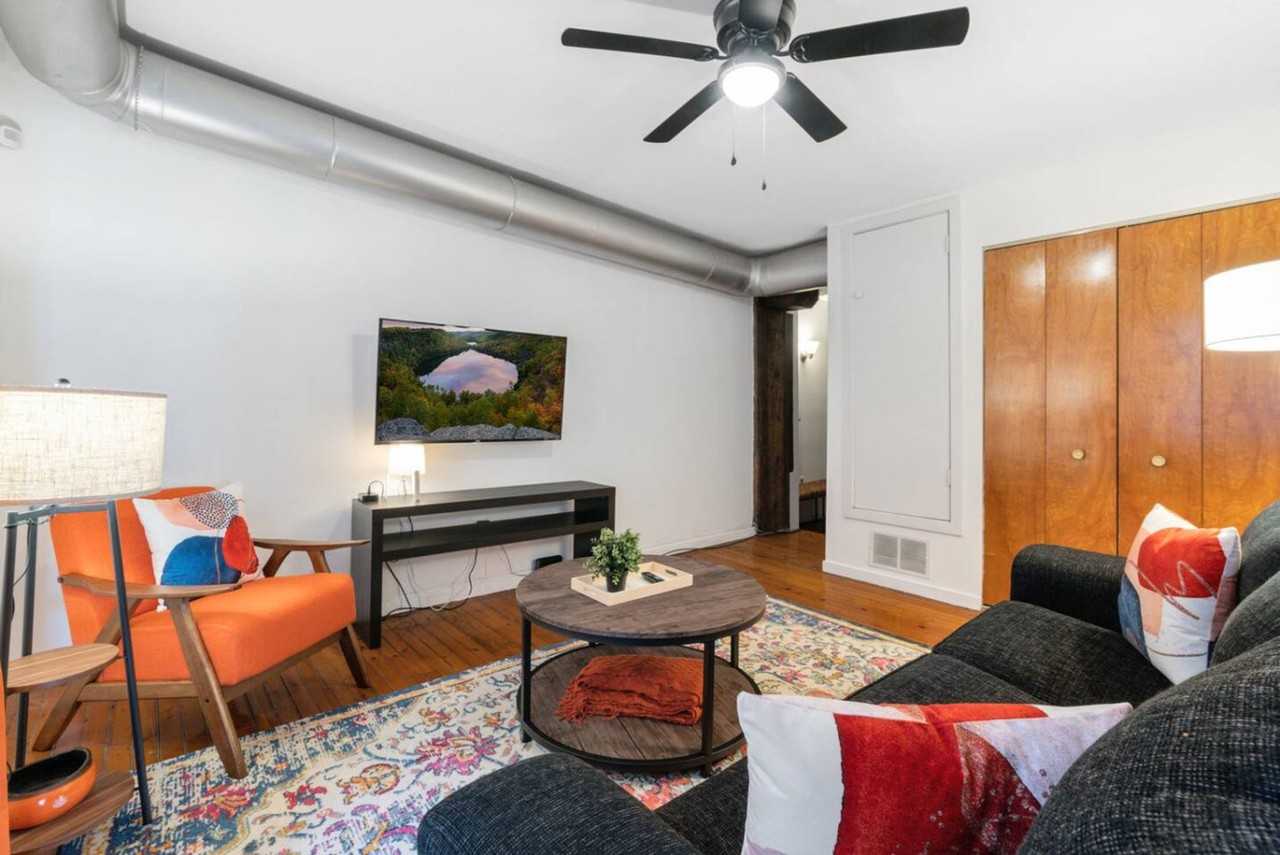 219 Vine St #1289460P - Photo 7 of 28