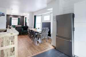 featured image of 10628 Lee Ave