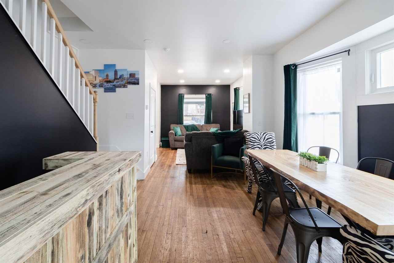 10628 Lee Avenue - Photo 3 of 87