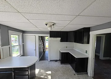 827 Middle Turnpike East - Photo 3 of 11