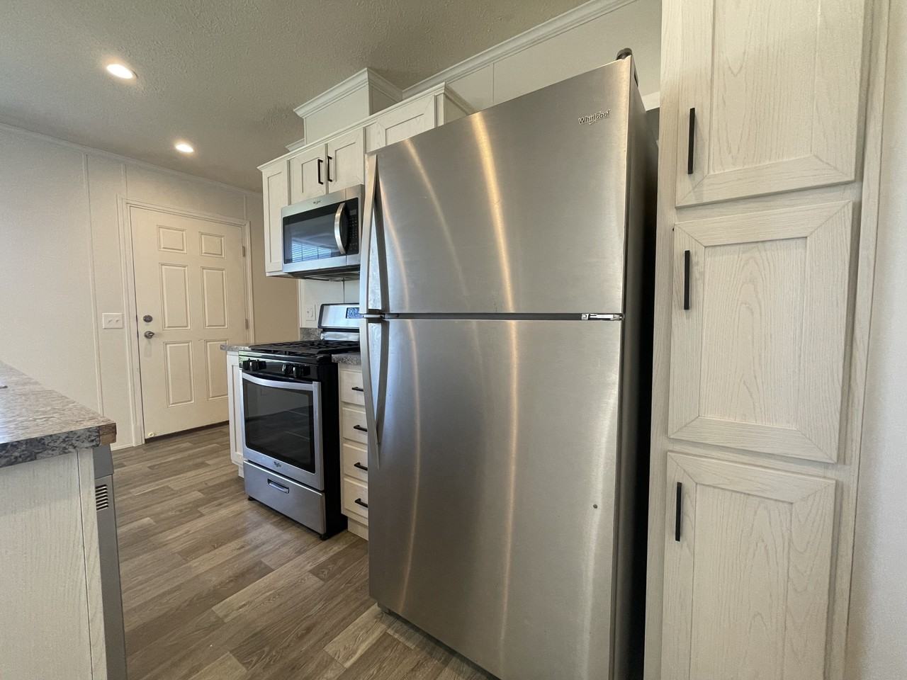 16242 Frontenac Ave #166 - Photo 6 of 25