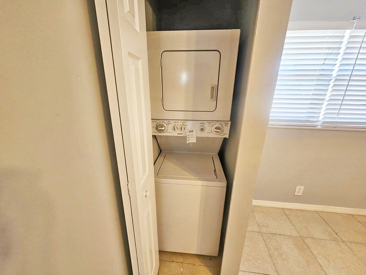 1317 N Federal Hwy #4 - Photo 7 of 24