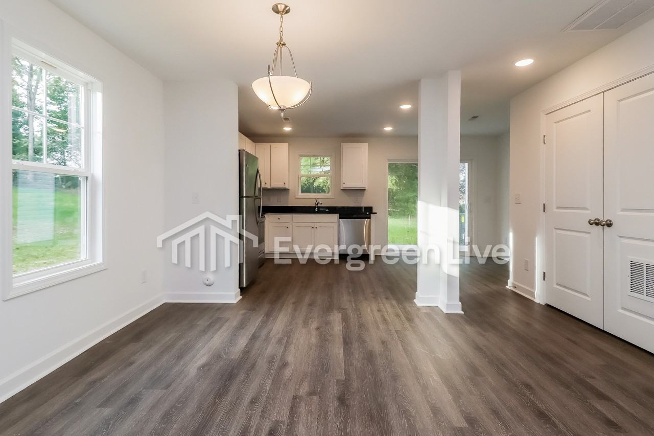 147 Arizona Pl Nw - Photo 5 of 21