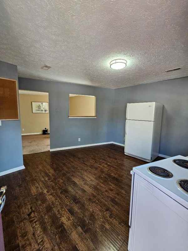 104 W Main St - Photo 2 of 6
