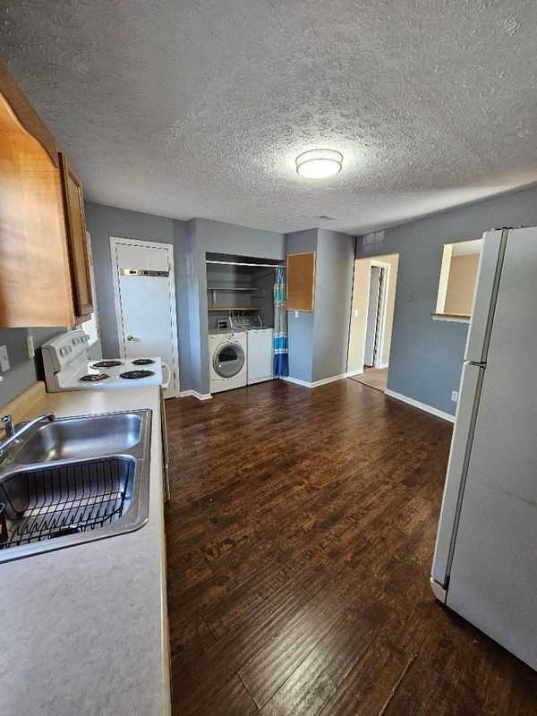104 W Main St - Photo 3 of 6