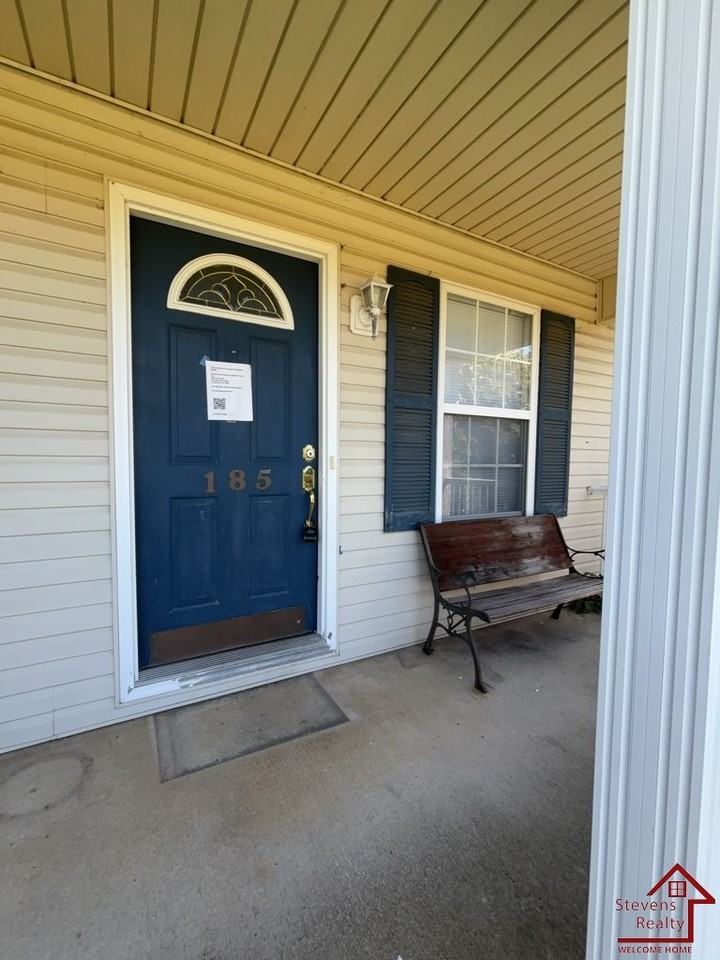 185 Woodlee Ct - Photo 2 of 20