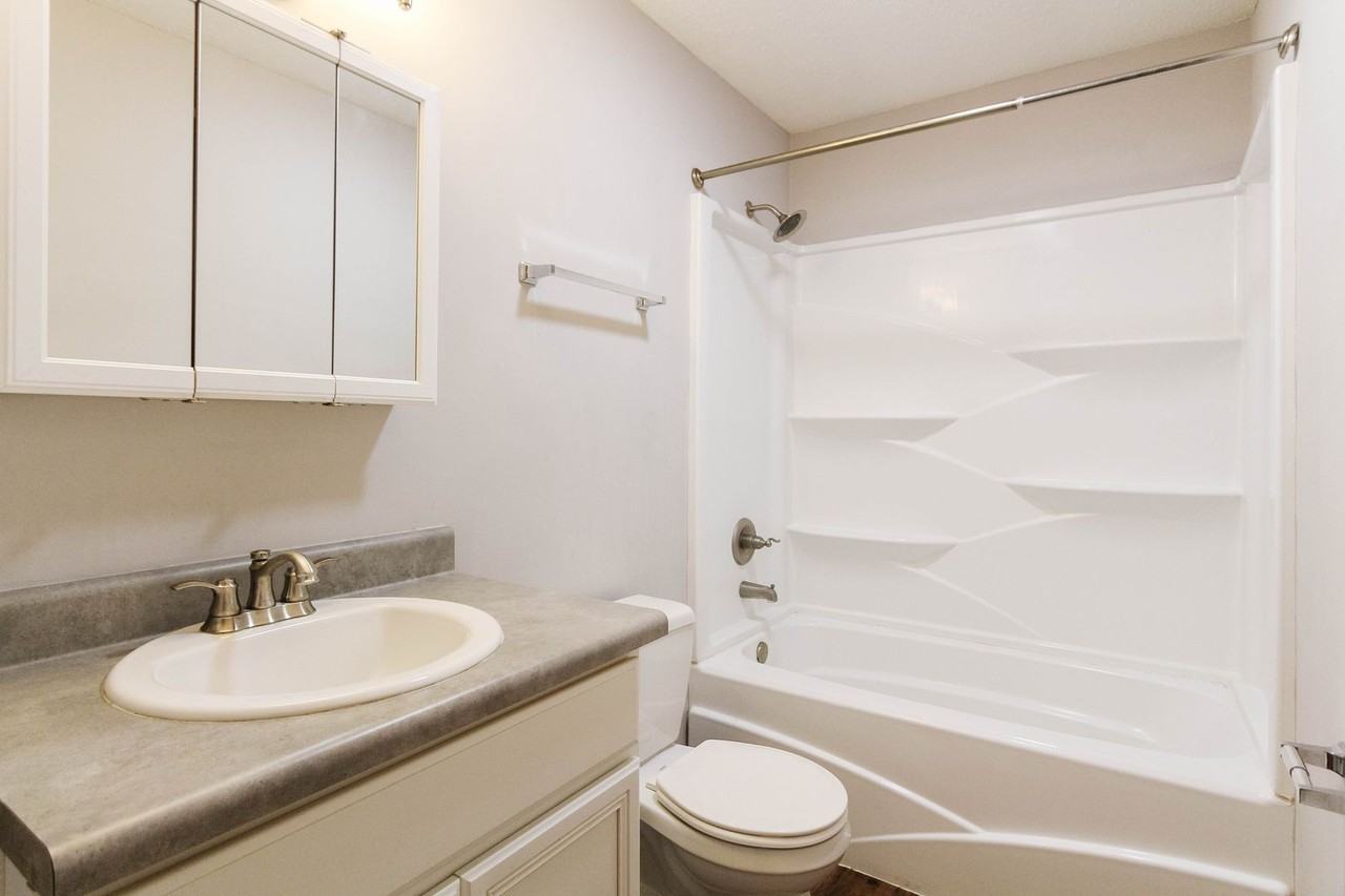 1408 W White River Blvd #7 - Photo 2 of 8