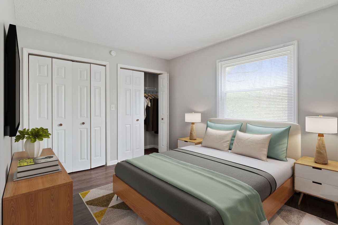 1408 W White River Blvd #7 - Photo 3 of 8