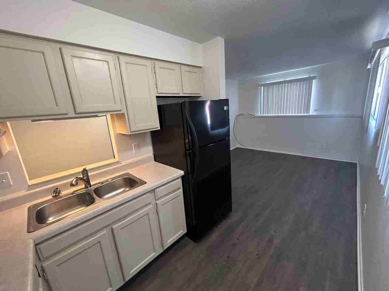 411 North Chipman St - Photo 4 of 9