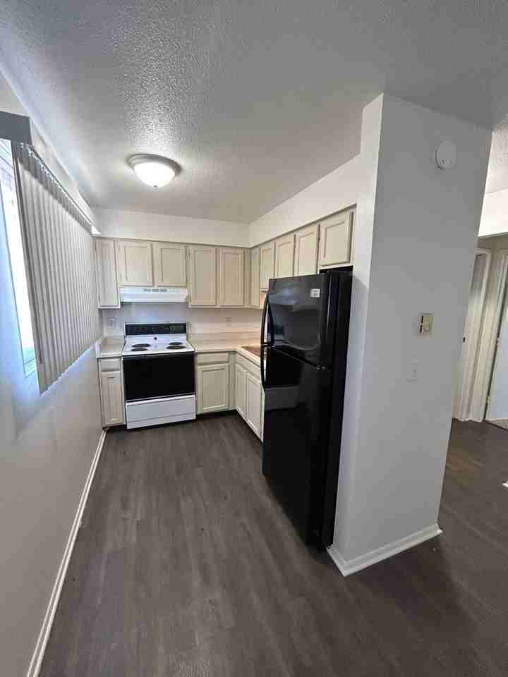 411 North Chipman St - Photo 5 of 9