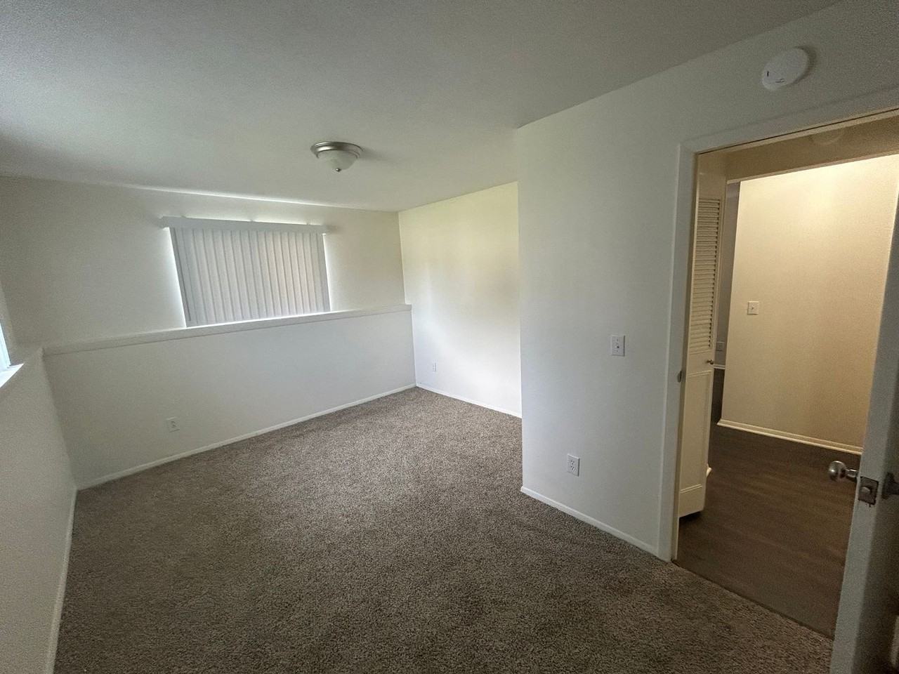 411 North Chipman St - Photo 6 of 9