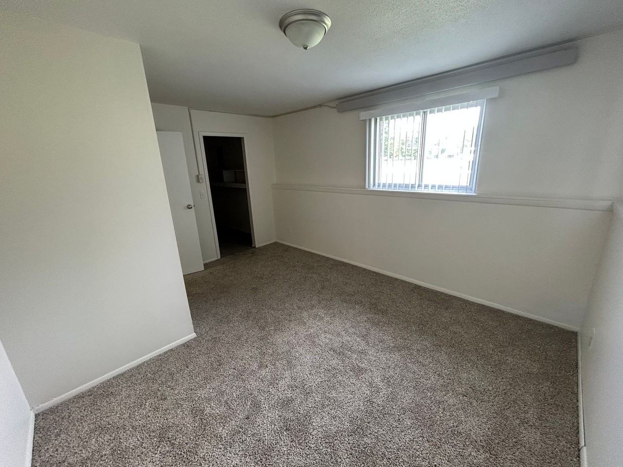 411 North Chipman St - Photo 7 of 9