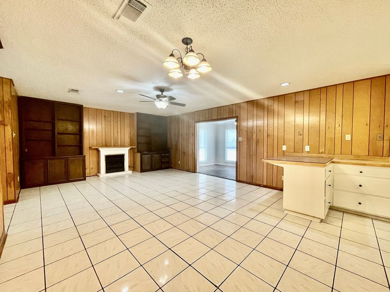 1307 Redbud Trl - Photo 3 of 18
